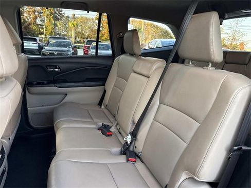 Used 2016 Honda Pilot Touring image 15