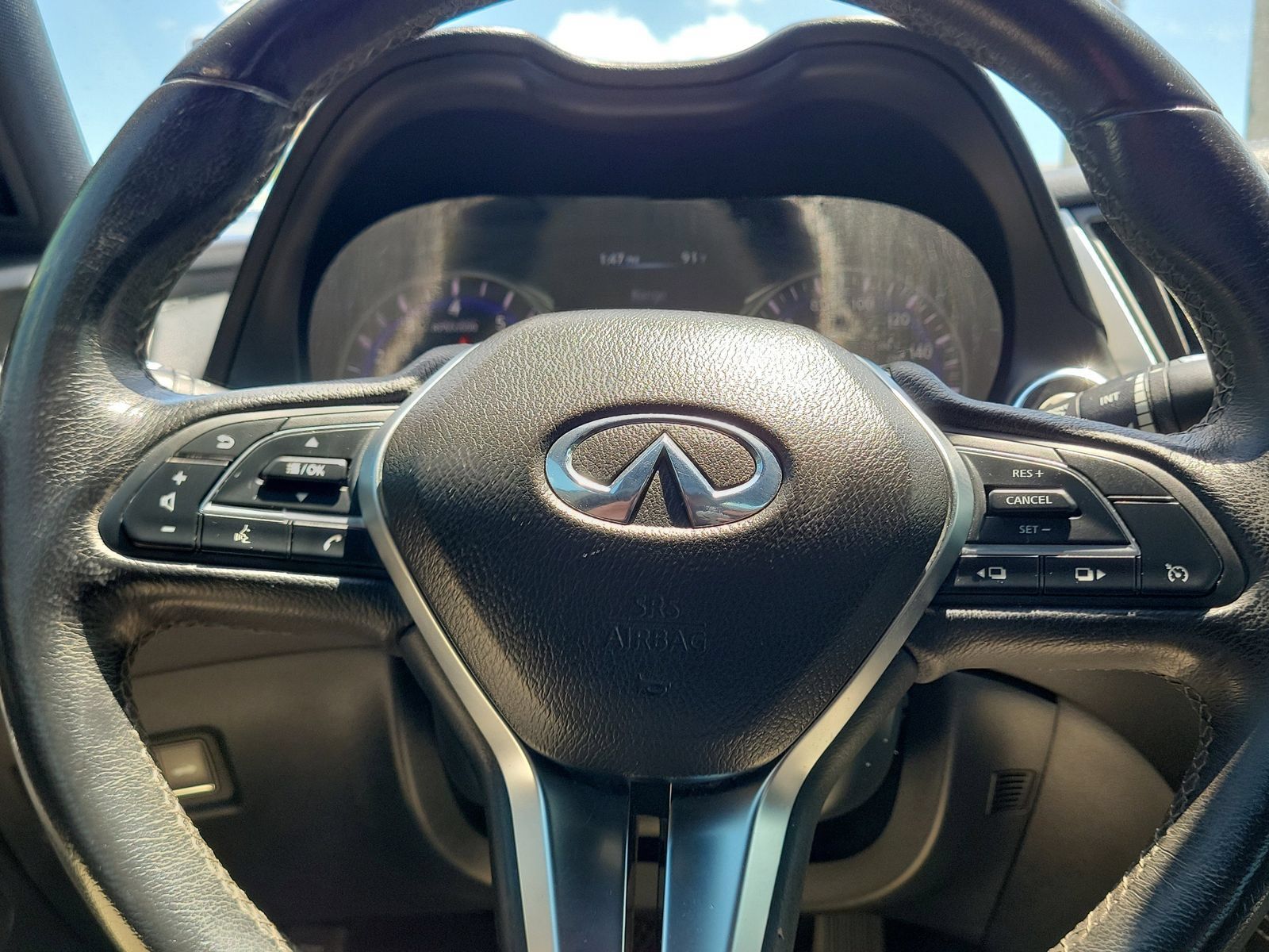 Used 2017 INFINITI Q60 2.0t w/ Moonroof Package RWD image 21