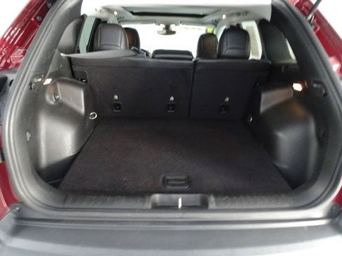 Used 2019 Jeep Cherokee Limited AWD/4WD image 24