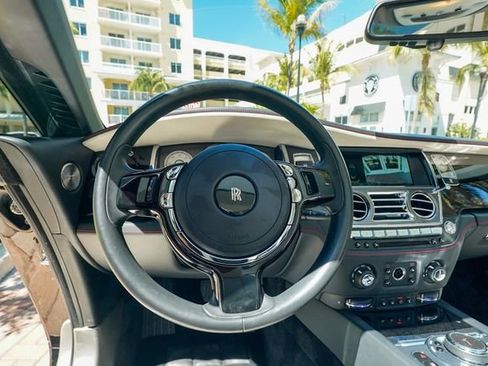Used 2018 Rolls-Royce Dawn image 59