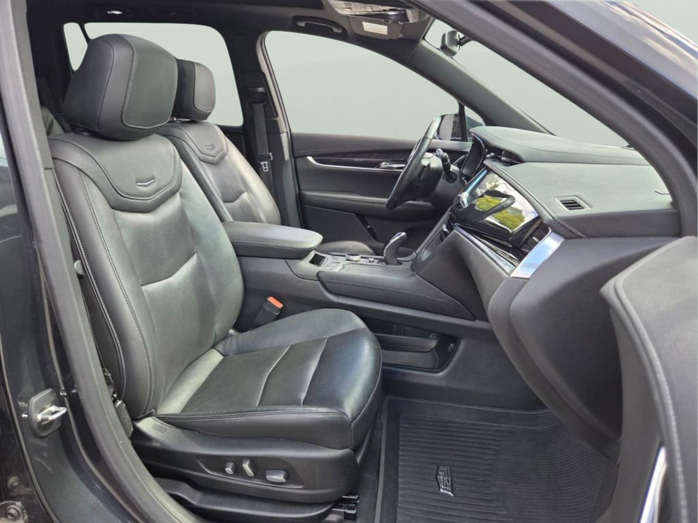 Used 2020 Cadillac XT6 Premium Luxury FWD image 23