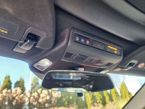 Used 2023 Chevrolet Corvette Stingray Coupe w/ Z51 Performance Package image 32