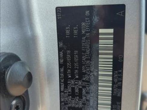 Used 2023 Toyota Highlander LE FWD image 28