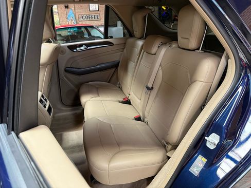 Used 2014 Mercedes-Benz ML 350 4MATIC w/ Premium 1 Package image 28