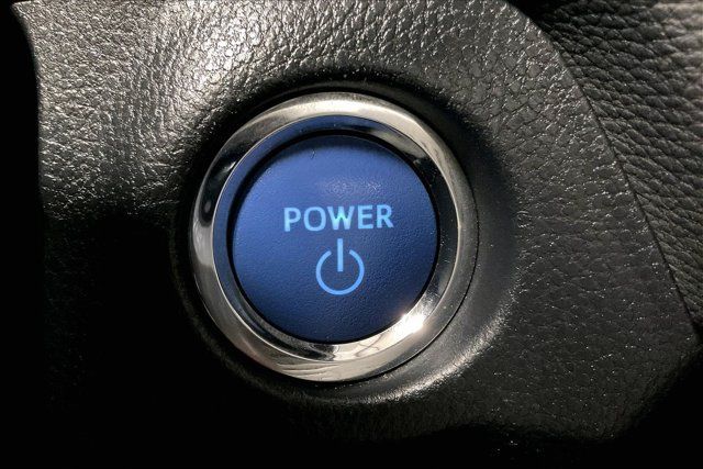 Certified 2020 Toyota RAV4 XLE w/ Convenience Package AWD/4WD image 37