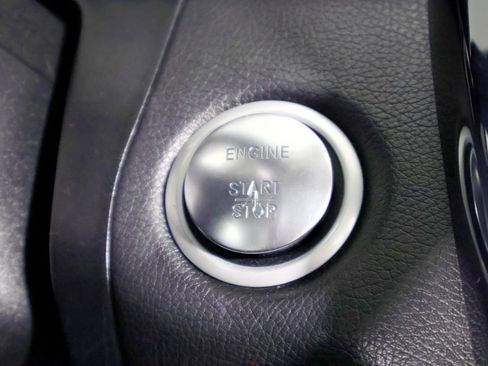 Used 2015 Mercedes-Benz C 300 Sport image 28