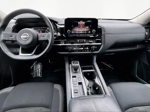 Used 2024 Nissan Pathfinder SV w/ Cargo Package image 9