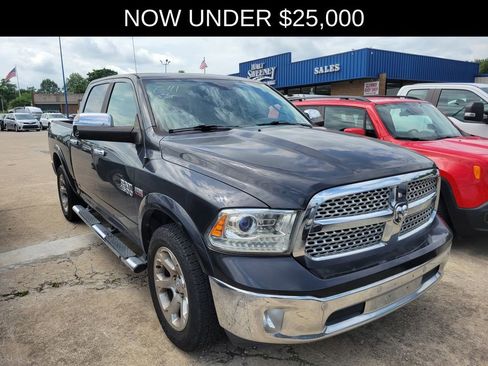 Used 2017 RAM 1500 Laramie AWD/4WD image 2