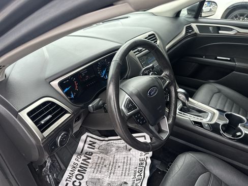 Used 2014 Ford Fusion SE w/ Equipment Group 202A FWD image 10