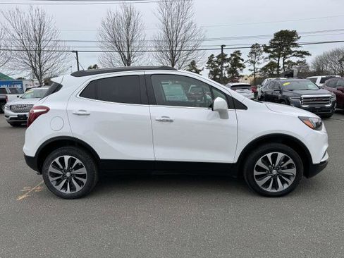 Used 2022 Buick Encore Preferred image 3