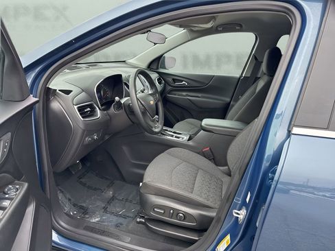 Used 2024 Chevrolet Equinox LT image 9