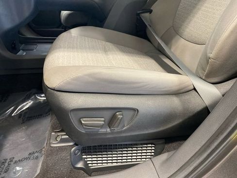 Used 2023 Toyota Sienna LE FWD image 16