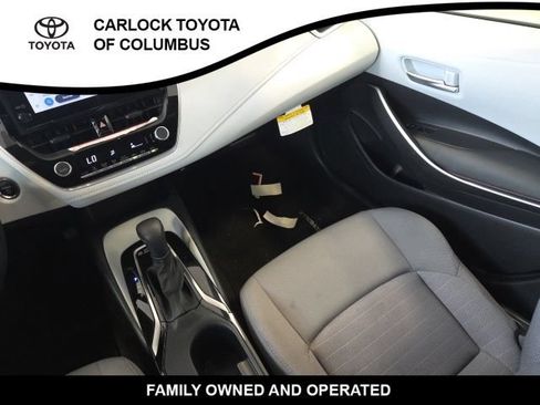 Used 2025 Toyota Corolla SE w/ Convenience Package FWD image 19