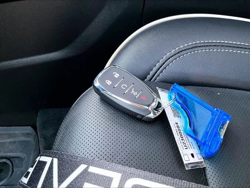 Used 2023 Chevrolet Traverse Premier w/ Redline Edition image 31