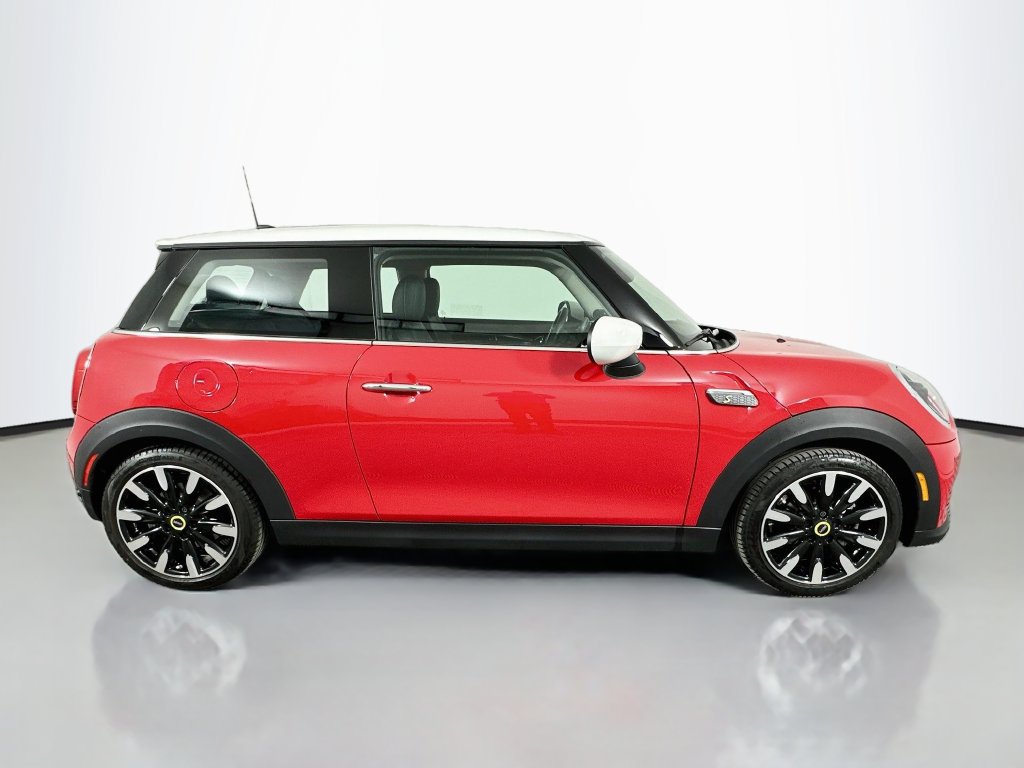Used 2024 MINI Cooper SE FWD image 4