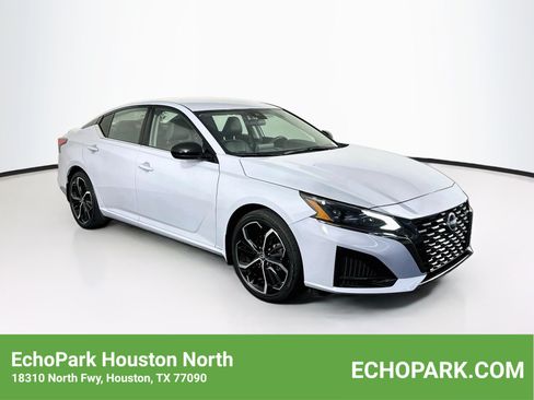 Used 2023 Nissan Altima 2.5 SR FWD image 1