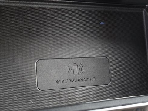 Used 2023 Jeep Grand Cherokee Limited w/ Luxury Tech Group II AWD/4WD image 22