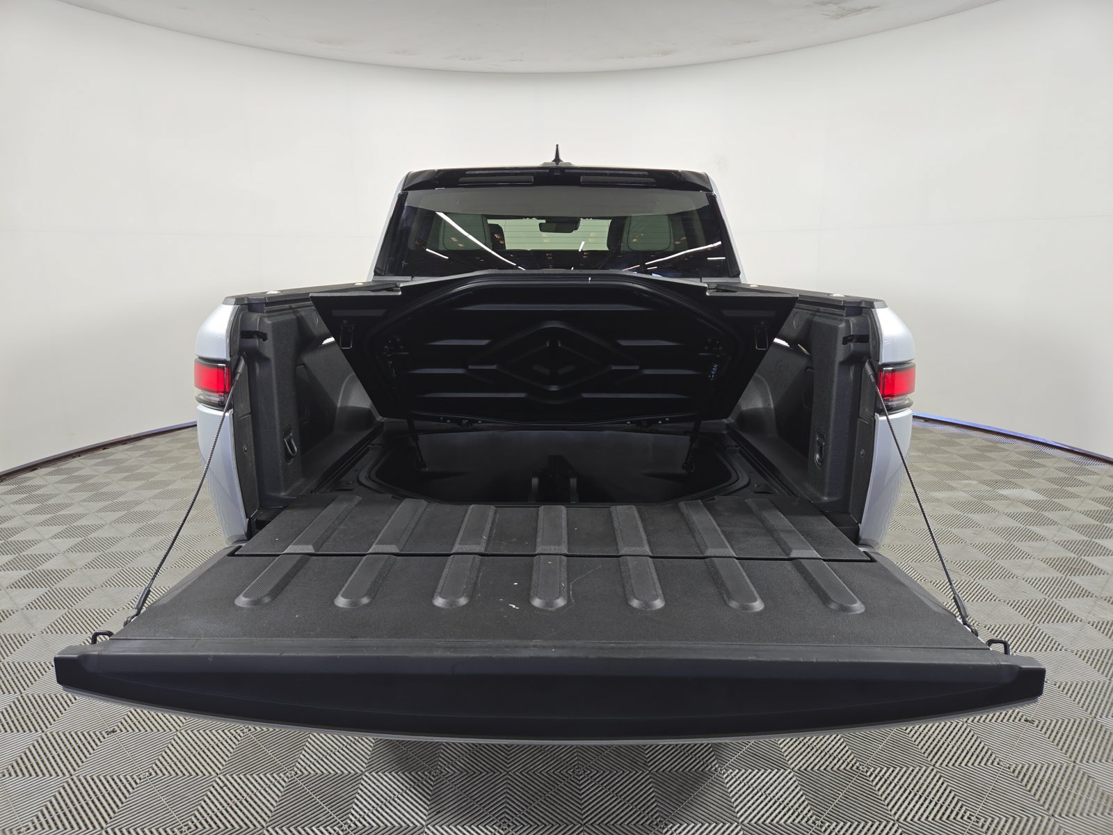 Used 2023 Rivian R1T Adventure Quad AWD/4WD image 15