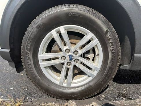 Used 2022 Ford Explorer XLT AWD/4WD image 9
