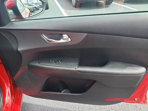 Certified 2021 Kia Forte LXS FWD image 17