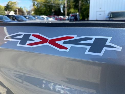 Used 2025 Chevrolet Silverado 1500 LT image 38