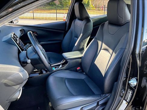 Used 2021 Toyota Prius XLE w/ Advanced Technology Package image 7