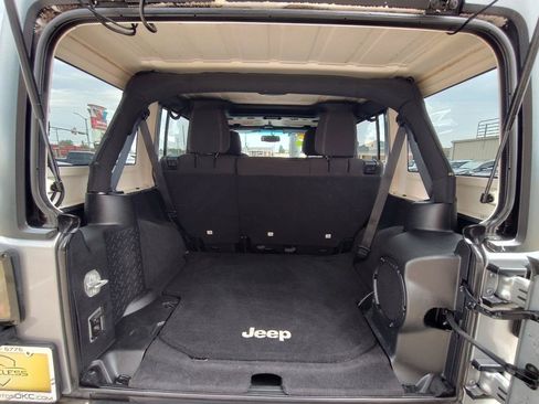 Used 2014 Jeep Wrangler Unlimited Sahara w/ Max Tow Package AWD/4WD image 55