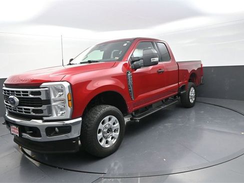 Used 2024 Ford F250 XLT w/ Camper Package image 3