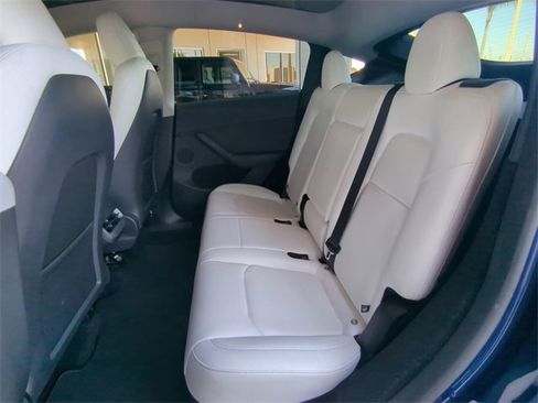 Used 2025 Tesla Model Y Performance image 16
