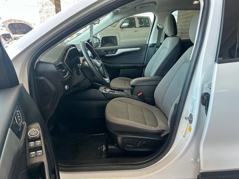 Used 2022 Ford Escape SE w/ Cold Weather Package image 32