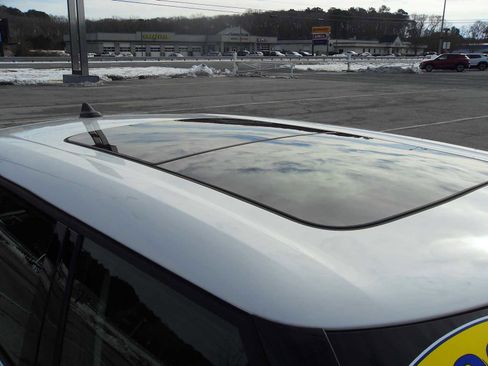 Used 2022 MINI Cooper Clubman S image 11