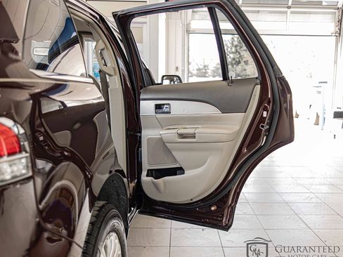 Used 2012 Lincoln MKX FWD image 38