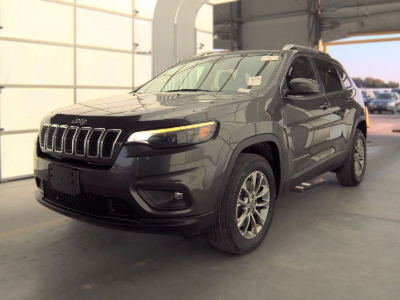 Used 2020 Jeep Cherokee Latitude Plus AWD/4WD image 3
