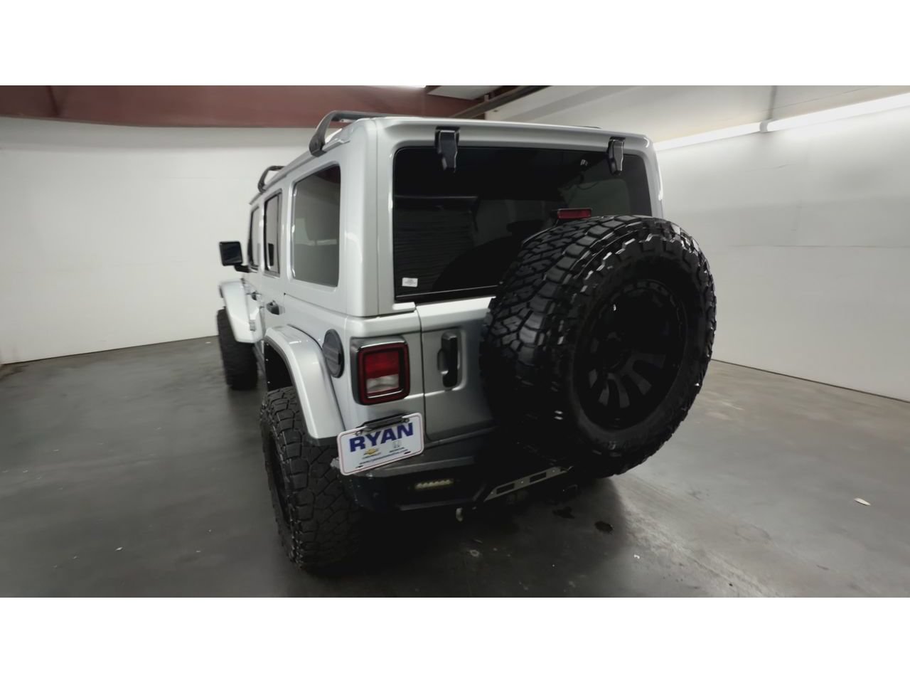 Used 2023 Jeep Wrangler Unlimited Rubicon w/ Cold Weather Group AWD/4WD image 7
