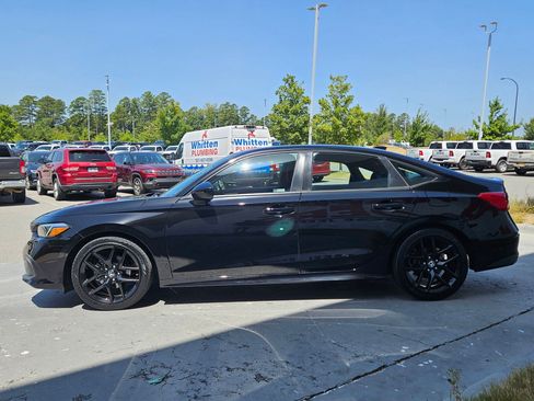 Used 2023 Honda Civic Sport image 4