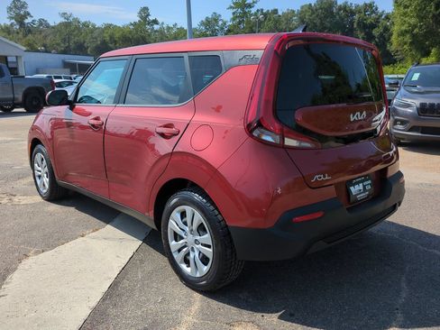 Used 2022 Kia Soul LX FWD image 7