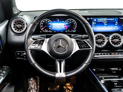 Certified 2025 Mercedes-Benz GLB 250 image 19