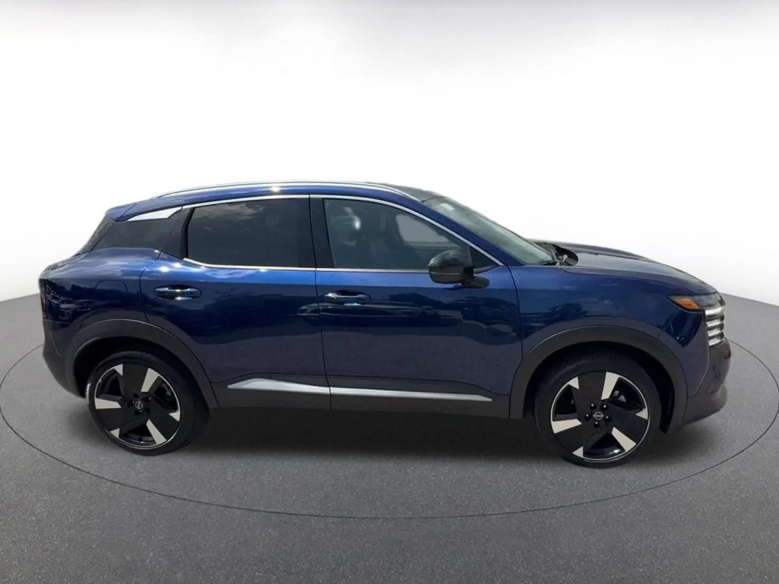 Used 2026 Nissan Kicks SR AWD/4WD image 15