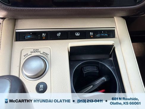 Used 2016 Lexus ES 350 w/ Luxury Package w/Wood Trim FWD image 28