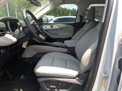 New 2026 Ford Explorer Active w/ Active Comfort Package RWD image 14