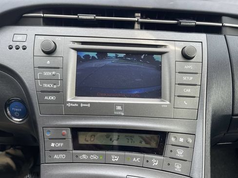 Used 2014 Toyota Prius Four FWD image 18
