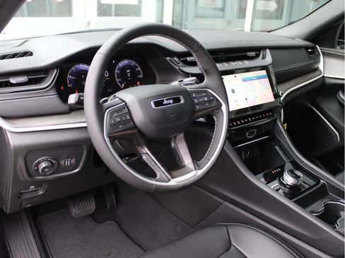 New 2026 Jeep Grand Cherokee Limited AWD/4WD image 12