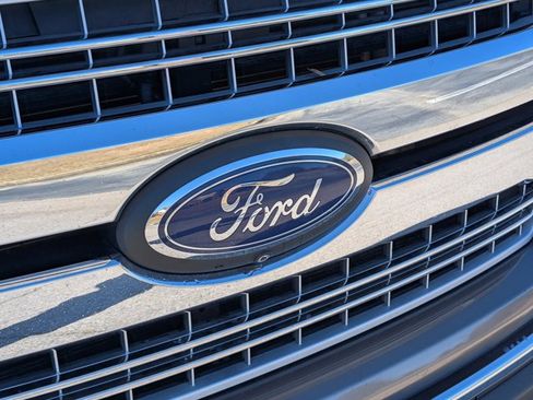 Used 2020 Ford F150 Lariat w/ Equipment Group 502A Luxury image 5