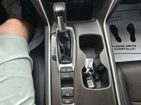 Used 2022 Honda Accord Sport image 25