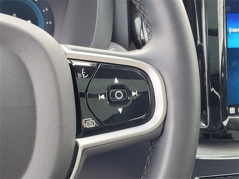 Certified 2025 Volvo XC60 B5 Plus image 20