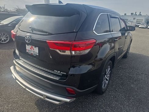 Used 2019 Toyota Highlander XLE w/ Protection Package #3 image 5