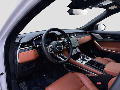 Certified 2025 Jaguar F-PACE R-Dynamic S AWD/4WD image 12