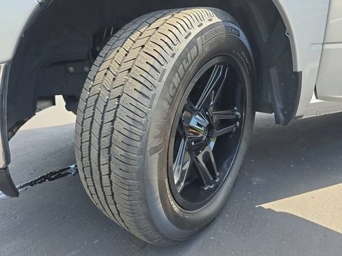 Used 2019 RAM 1500 Big Horn AWD/4WD image 30
