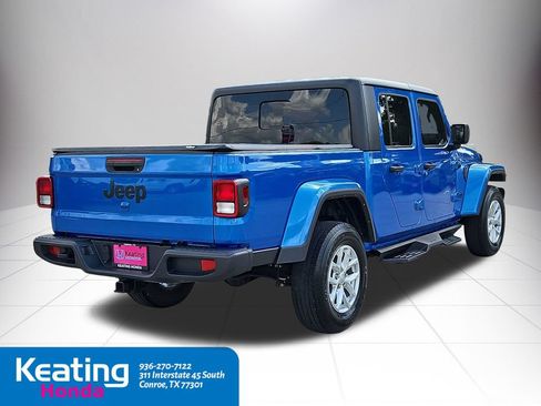 Used 2023 Jeep Gladiator Sport AWD/4WD image 8