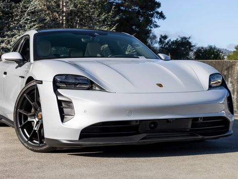 Certified 2023 Porsche Taycan GTS AWD/4WD image 9